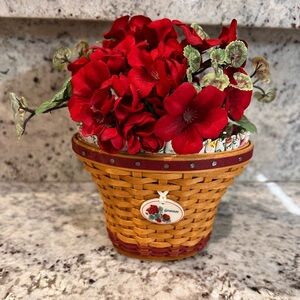 Longaberger Collectors Club May Series Miniature Geranium Basket